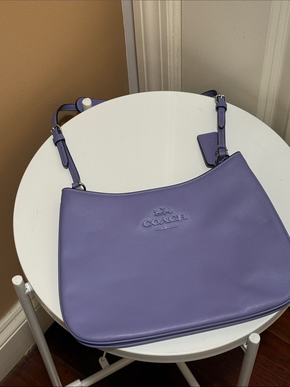 Coach Violet Leather Shoulder Bag with Adjustable Strap - Picture 4 of 4